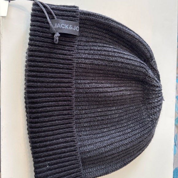 Jack & Jones Charcoal Ribbed Beanie - Picture 3 of 5